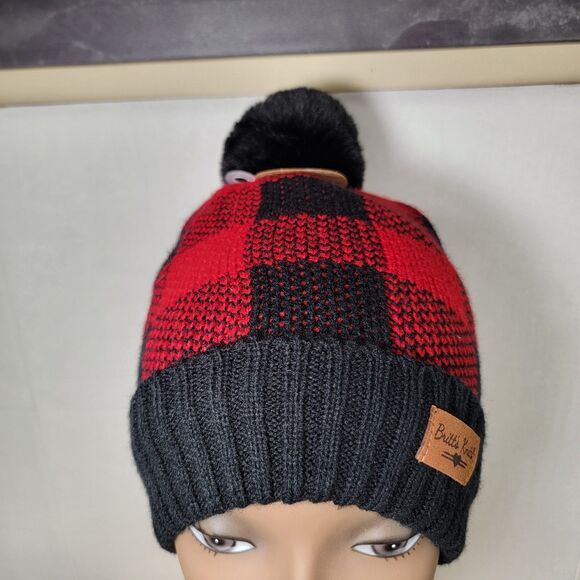 Britt's Knits Buffalo Plaid Faux Fur Pom Hat Red & Black - OSFM NWT - Picture 2 of 8